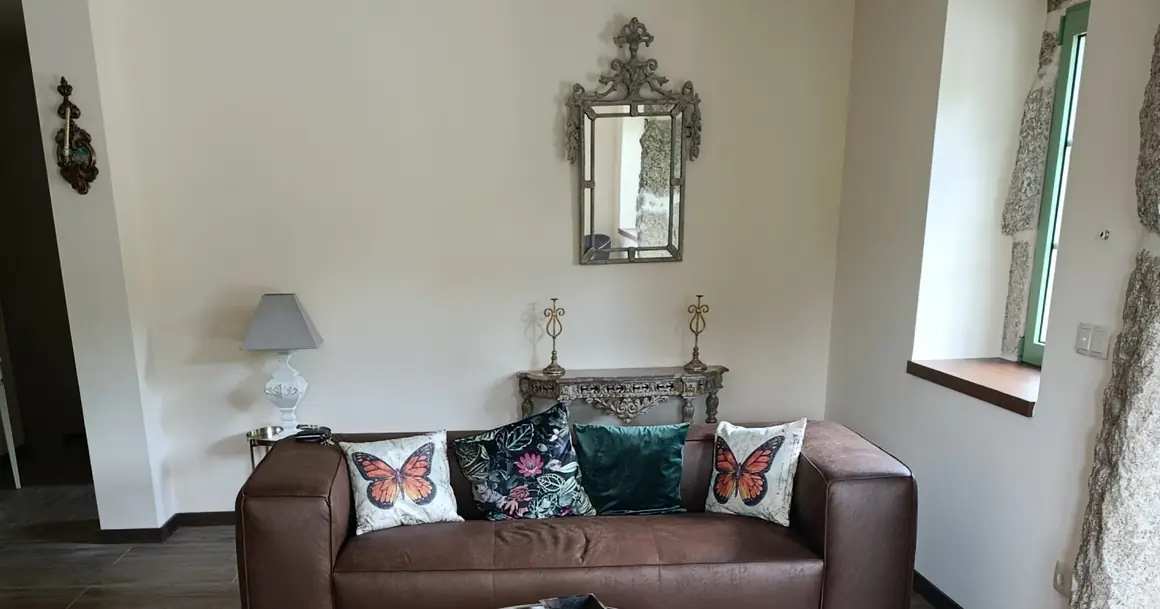 Uma sala de estar da Casa Lotus Azul